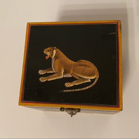 INDIA BOX HANDMADE BLACK PAINTED HINGED CLASP GOLD TIGER GREEN TREE HOME STORAGE - Picture 5 of 9